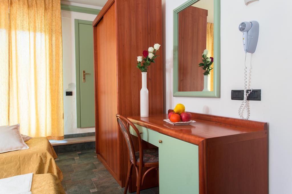 Hotel Zeus Cesenatico Cameră foto